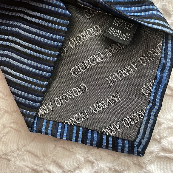 Giorgio Armani 100% Silk ‘Made in Italy’ Tie - Picture 7 of 7